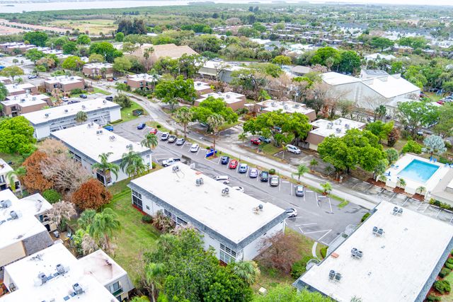 1166 6th Avenue B8, Vero Beach, FL 32960