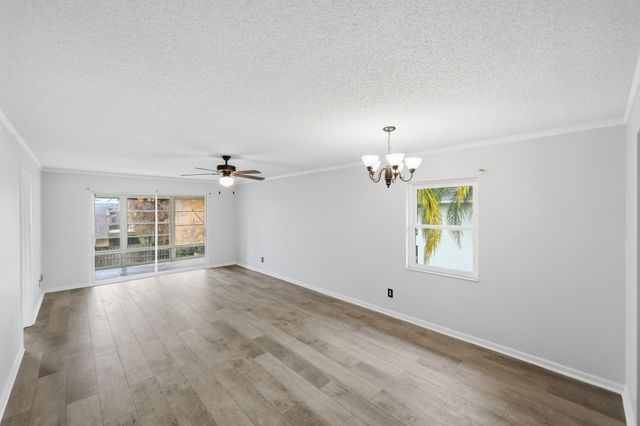 1166 6th Avenue B8, Vero Beach, FL 32960