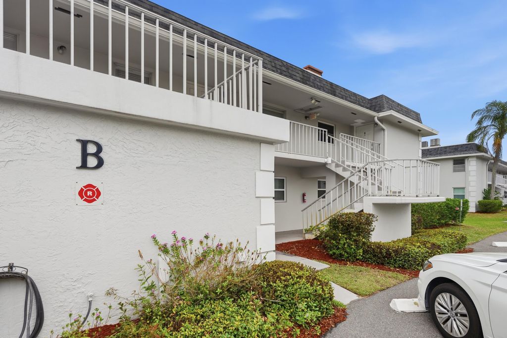 1166 6th Avenue B8, Vero Beach, FL 32960