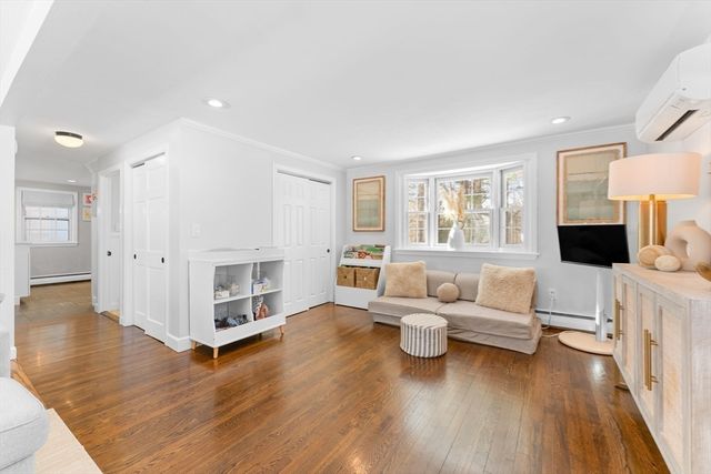 16 Laurel Dr, Medfield, MA 02052