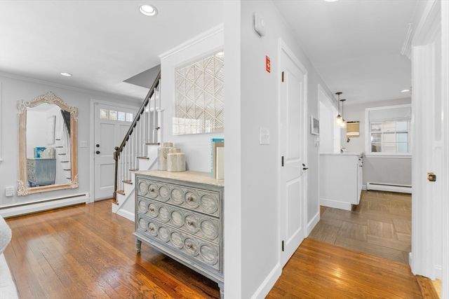 16 Laurel Dr, Medfield, MA 02052