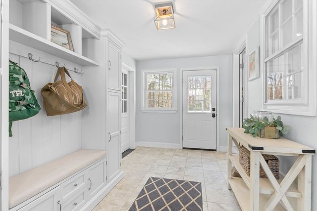 16 Laurel Dr, Medfield, MA 02052