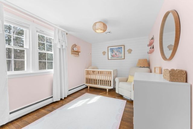 16 Laurel Dr, Medfield, MA 02052