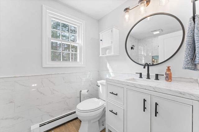 16 Laurel Dr, Medfield, MA 02052