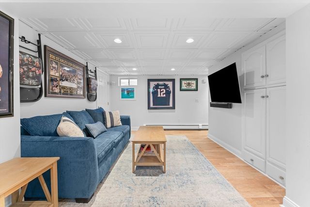 16 Laurel Dr, Medfield, MA 02052