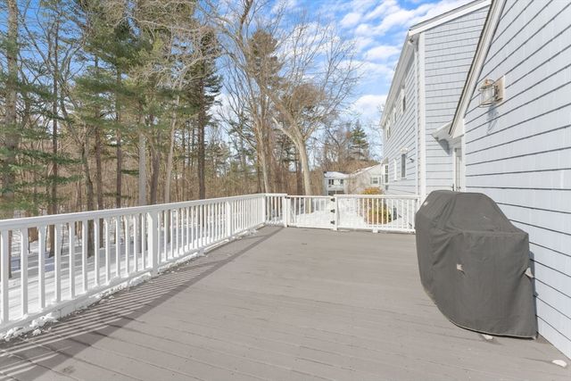 16 Laurel Dr, Medfield, MA 02052