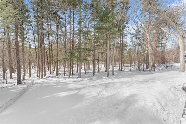 16 Laurel Dr, Medfield, MA 02052