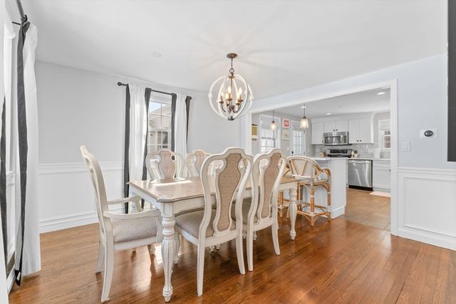 16 Laurel Dr, Medfield, MA 02052