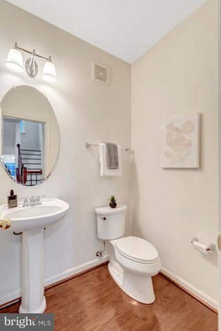 4479-B BEACON GROVE CIR, Fairfax, VA 22033