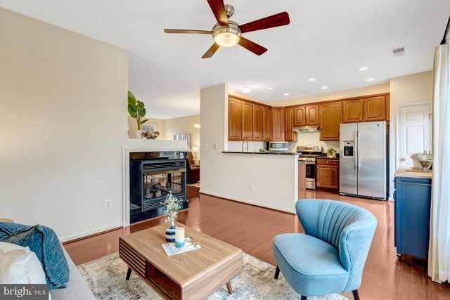 4479-B BEACON GROVE CIR, Fairfax, VA 22033