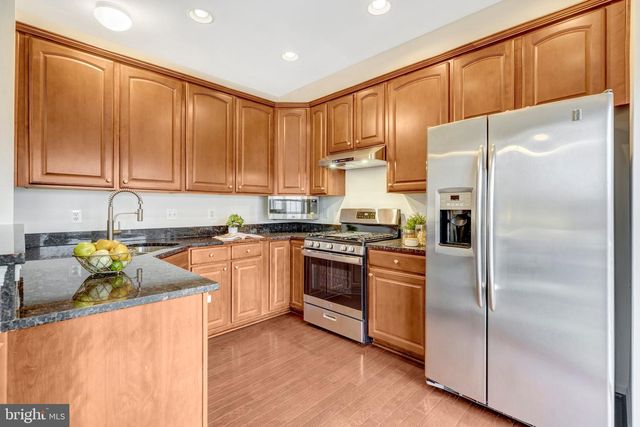 4479-B BEACON GROVE CIR, Fairfax, VA 22033