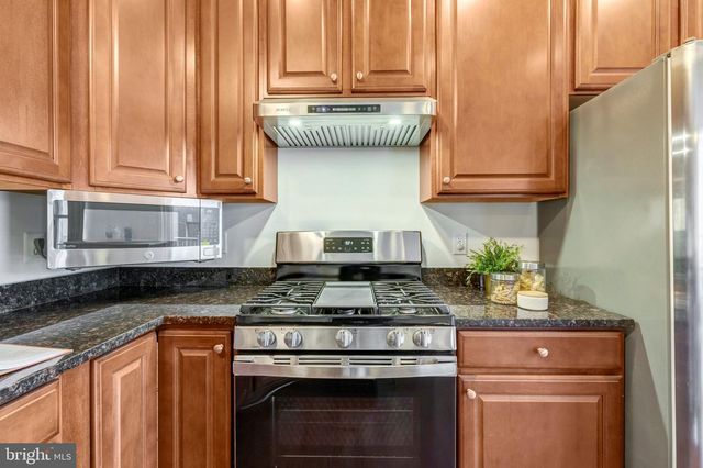 4479-B BEACON GROVE CIR, Fairfax, VA 22033