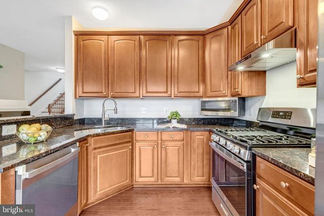 4479-B BEACON GROVE CIR, Fairfax, VA 22033