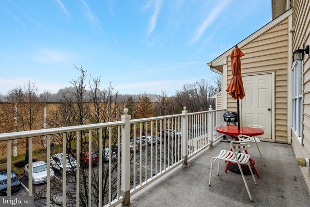 4479-B BEACON GROVE CIR, Fairfax, VA 22033