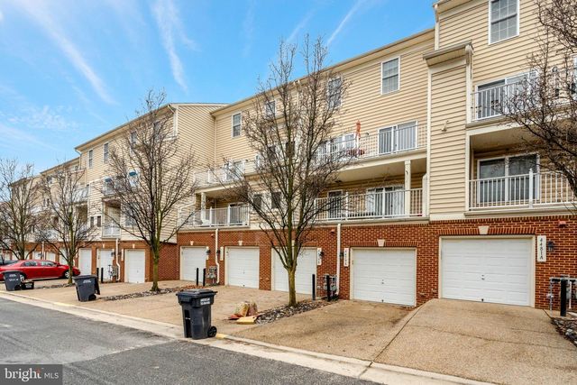 4479-B BEACON GROVE CIR, Fairfax, VA 22033