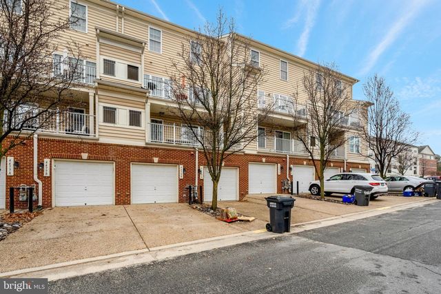 4479-B BEACON GROVE CIR, Fairfax, VA 22033