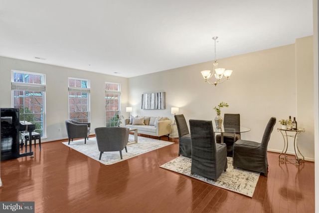 4479-B BEACON GROVE CIR, Fairfax, VA 22033