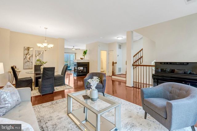 4479-B BEACON GROVE CIR, Fairfax, VA 22033