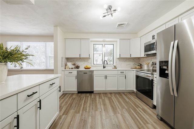 16 McNair Drive, Chili, NY 14624