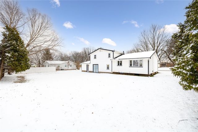 16 McNair Drive, Chili, NY 14624