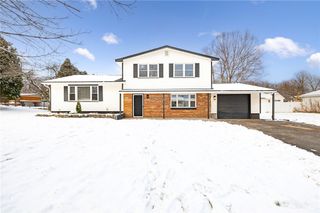 16 McNair Drive, Chili, NY 14624