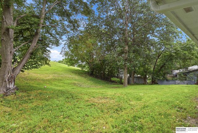 5400 W Benton Street, Lincoln, NE 68524