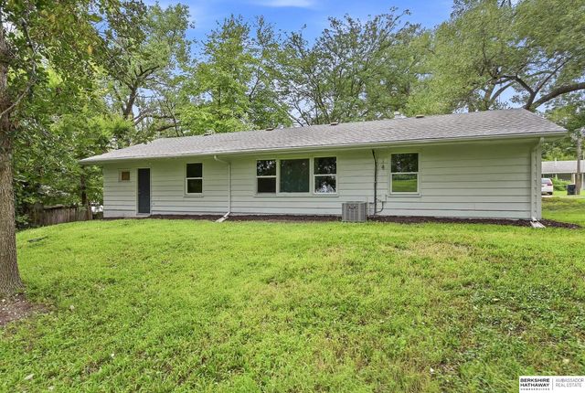 5400 W Benton Street, Lincoln, NE 68524