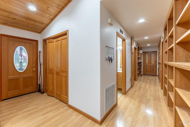 4862 Blue Lake Rd, Willits, CA 95490