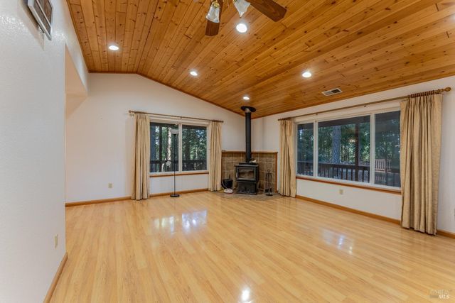 4862 Blue Lake Rd, Willits, CA 95490