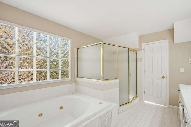 100 Julia Court, Fayetteville, GA 30214