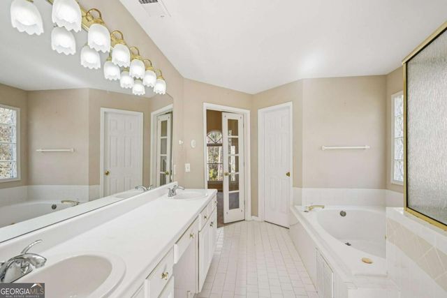 100 Julia Court, Fayetteville, GA 30214