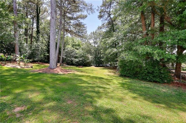 1961 Shoreline Trace, Grayson, GA 30017