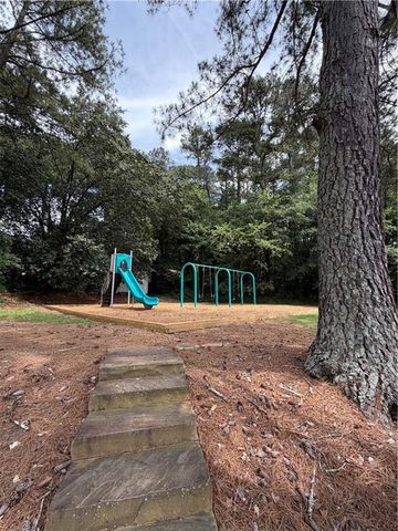 1961 Shoreline Trace, Grayson, GA 30017