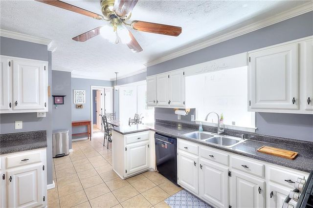 1961 Shoreline Trace, Grayson, GA 30017