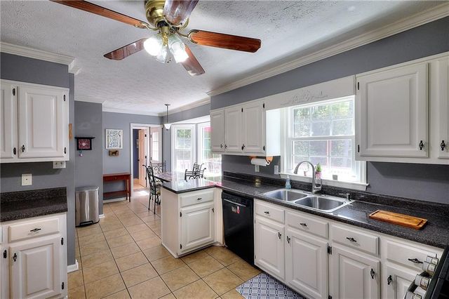 1961 Shoreline Trace, Grayson, GA 30017