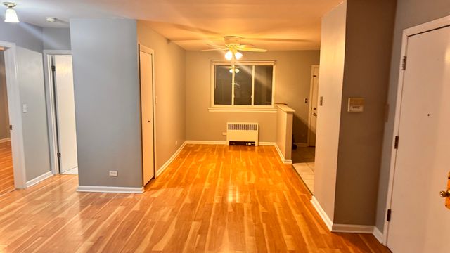 2843 W Arthur Avenue 1E, Chicago, IL 60645