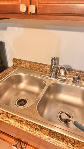 2843 W Arthur Avenue 1E, Chicago, IL 60645