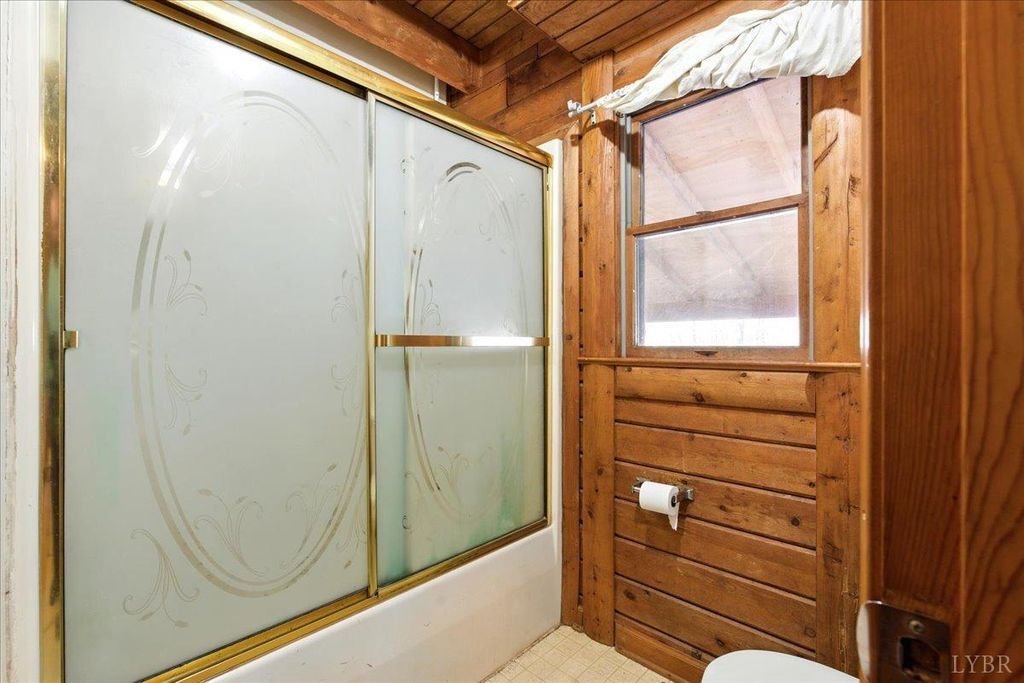 Image 13 of property listing at 2192 Hixburg Road, Pamplin, VA 23958