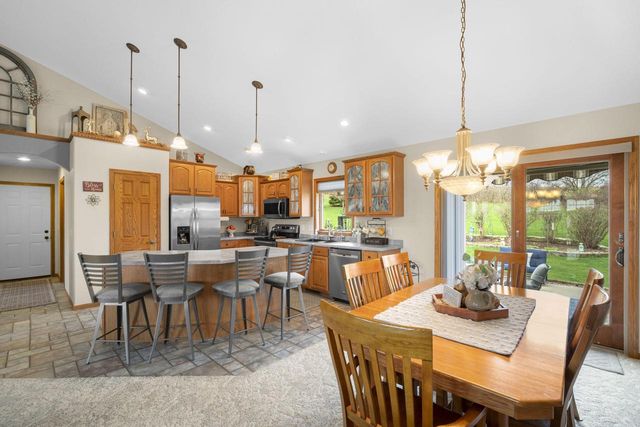 7475 Country View LANE, West Bend, WI 53090