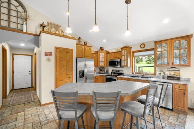 7475 Country View LANE, West Bend, WI 53090