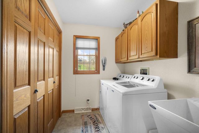 7475 Country View LANE, West Bend, WI 53090