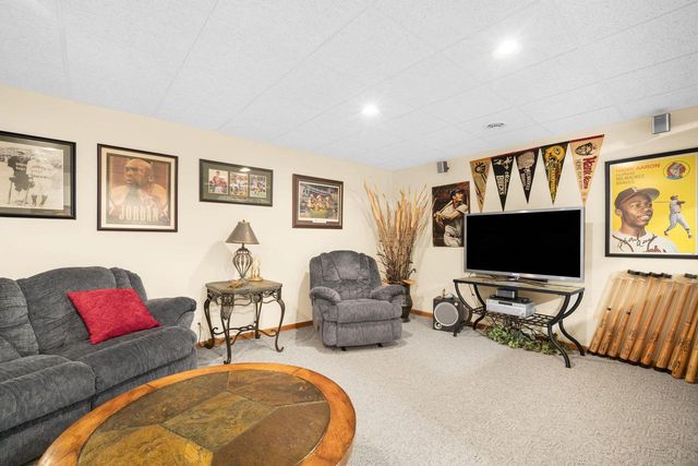 7475 Country View LANE, West Bend, WI 53090