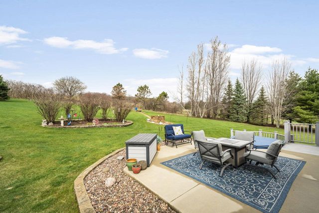 7475 Country View LANE, West Bend, WI 53090