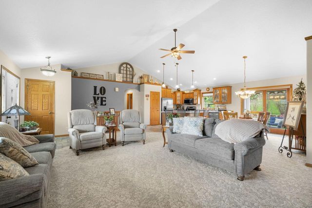 7475 Country View LANE, West Bend, WI 53090