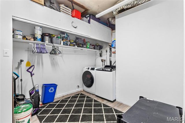 17 Robin Lane, Fenton, MO 63026