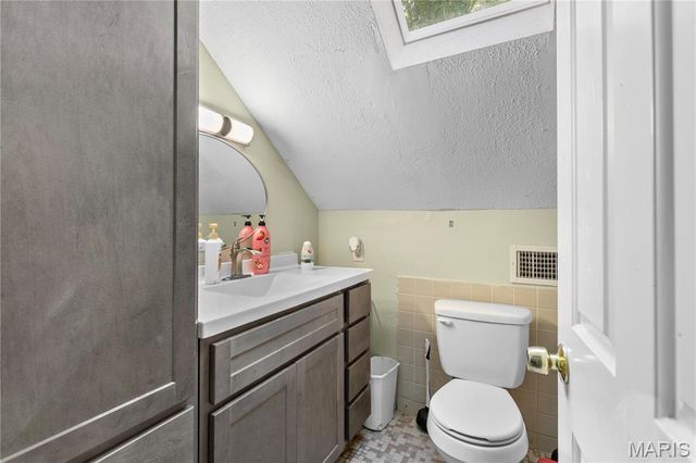 17 Robin Lane, Fenton, MO 63026