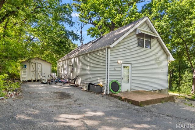 17 Robin Lane, Fenton, MO 63026