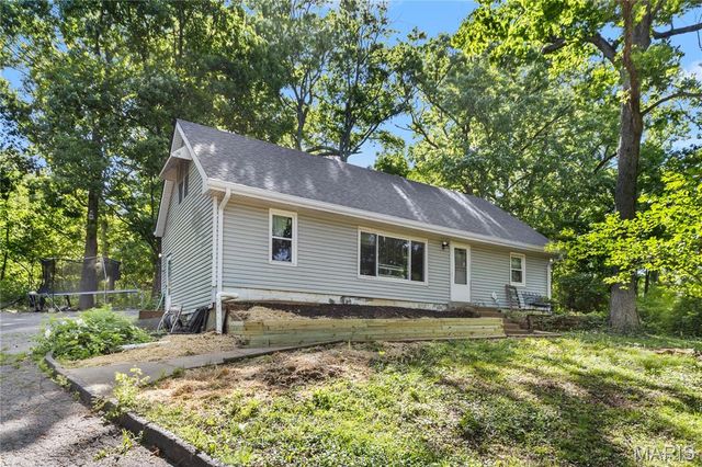 17 Robin Lane, Fenton, MO 63026