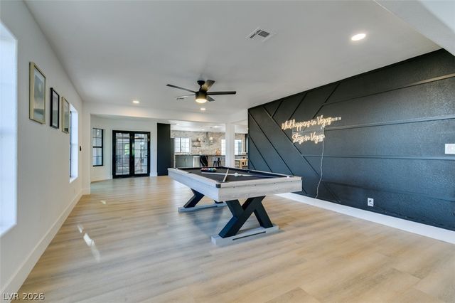 1860 Ski Slope Circle, Las Vegas, NV 89117