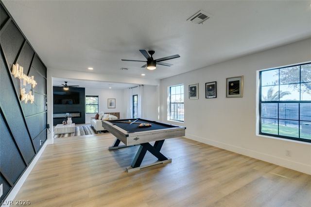 1860 Ski Slope Circle, Las Vegas, NV 89117